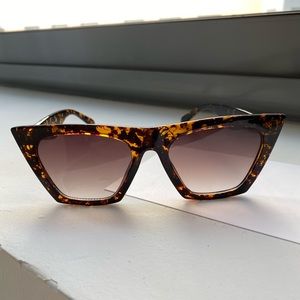 Cat eye sunglasses